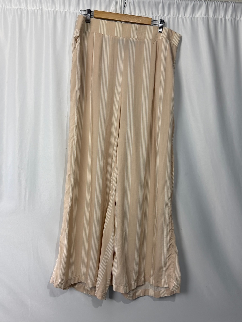 Torrid Beige Striped Wide Leg Palazzo Pants Womens Size 2X High Rise Lightweight